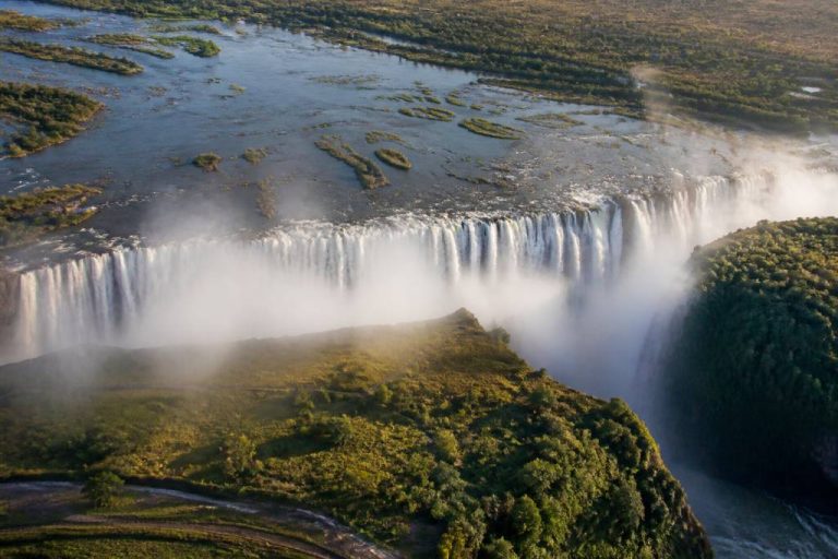 Chute victoria pays : où se trouvent les célèbres cascades africaines